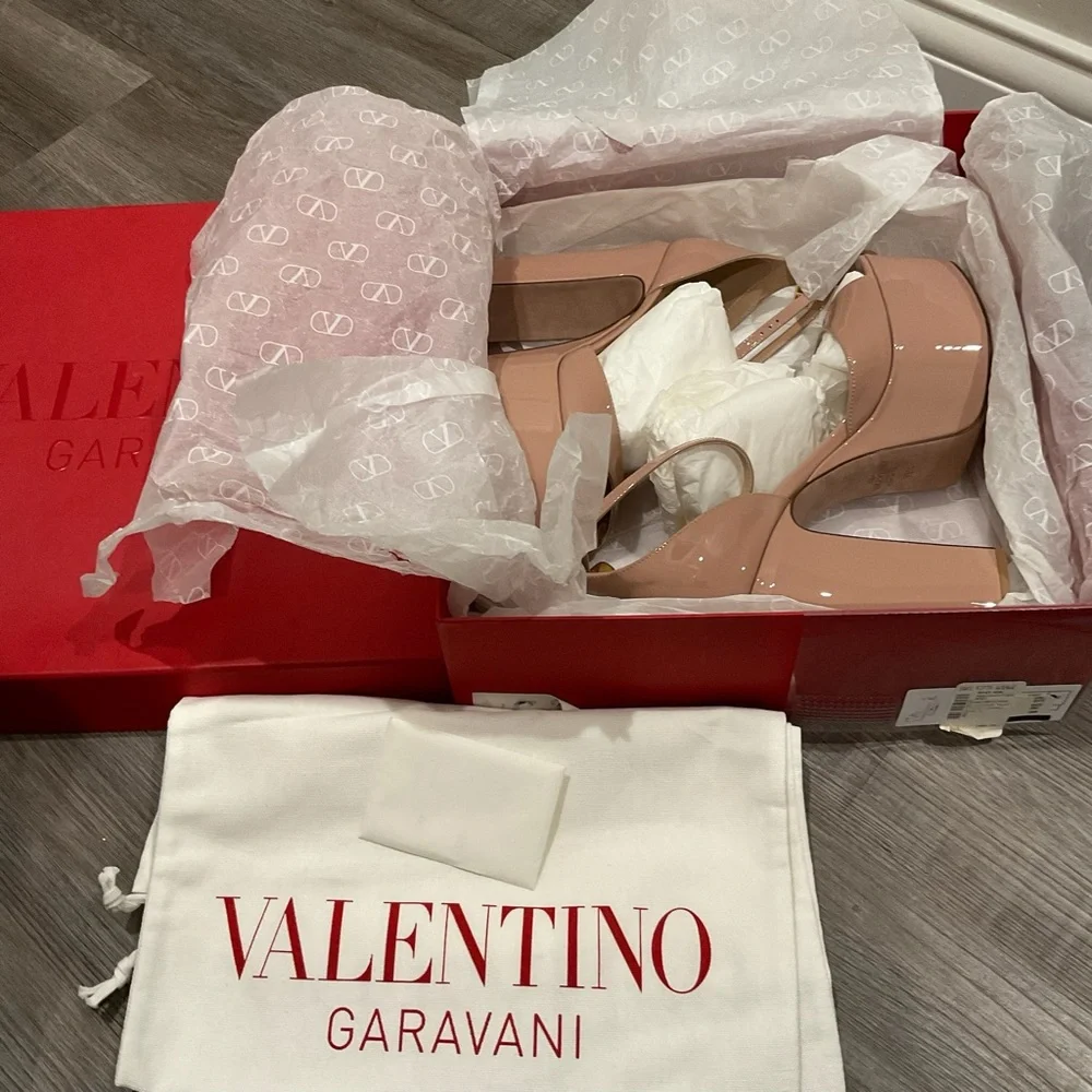 Valentino Garavani Logo Neutral Tan Go Patent Leather Sandal Platforms